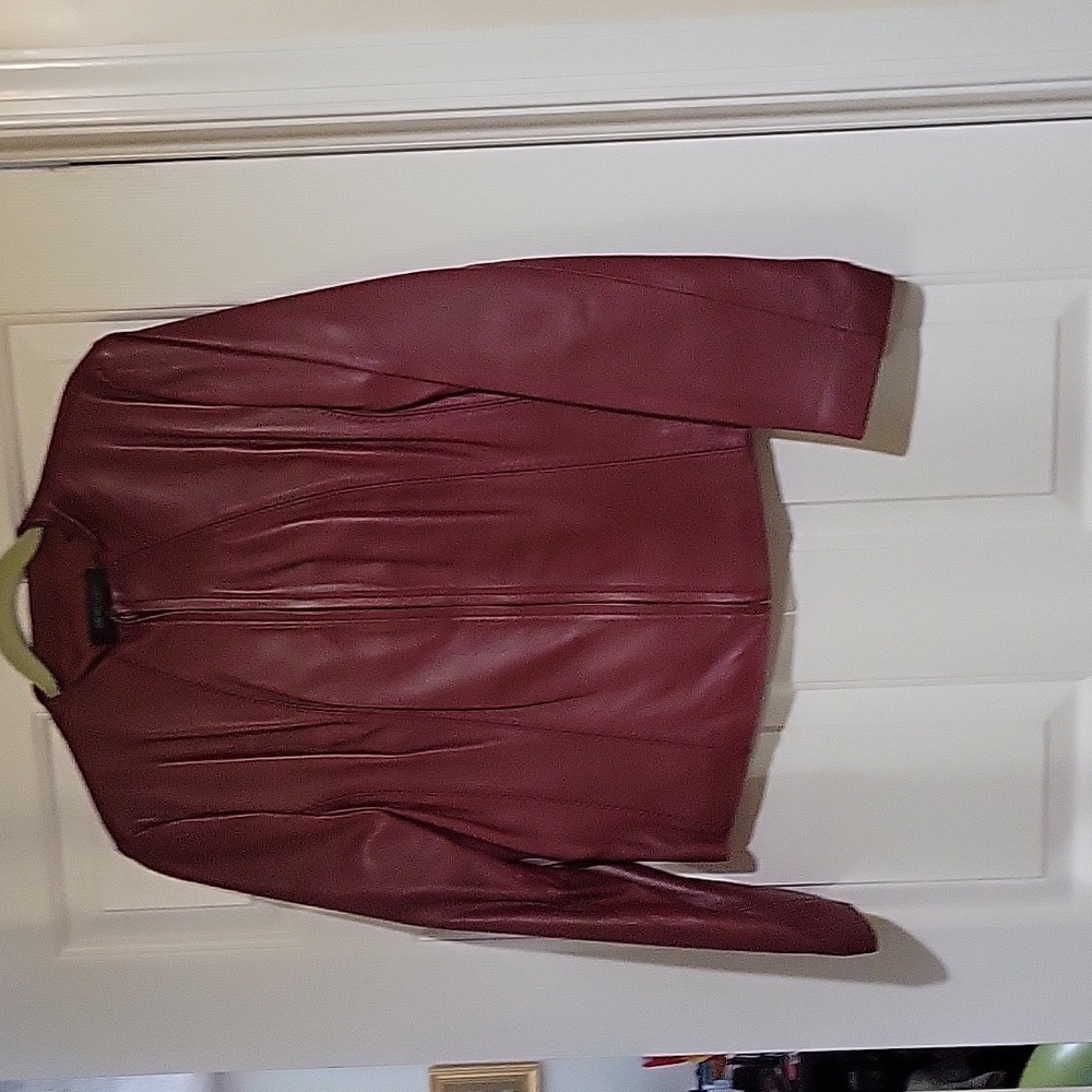 Sienastudio 100% Leather Short Jack.